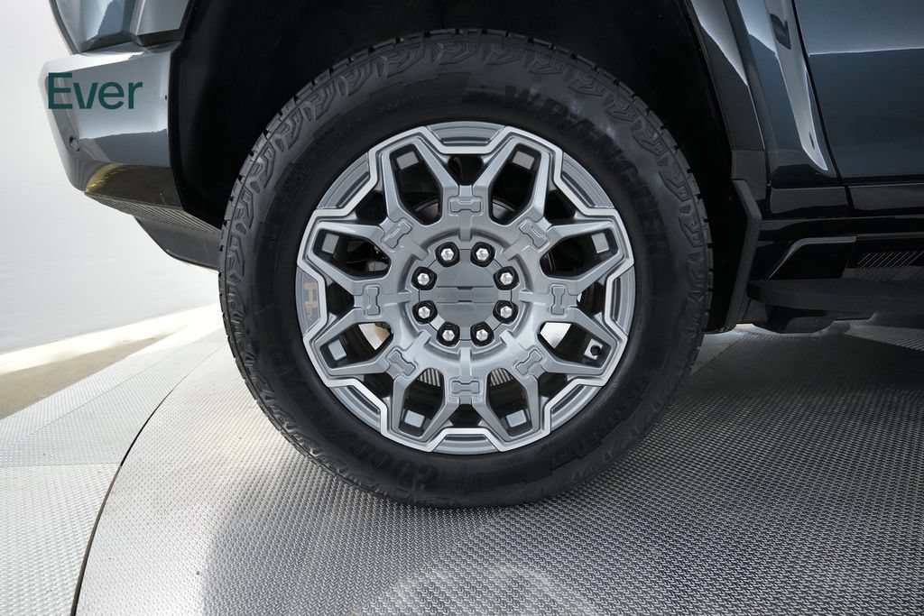 Used 2025 GMC Hummer EV 2X w/ LPO, Cargo Utility Package AWD/4WD image 9