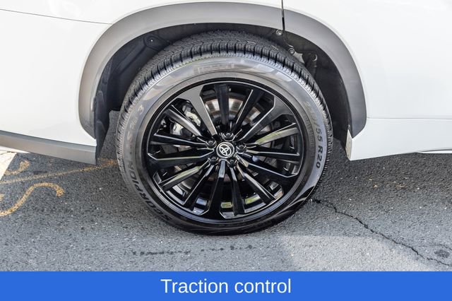 Used 2023 Toyota Highlander XSE AWD/4WD image 6