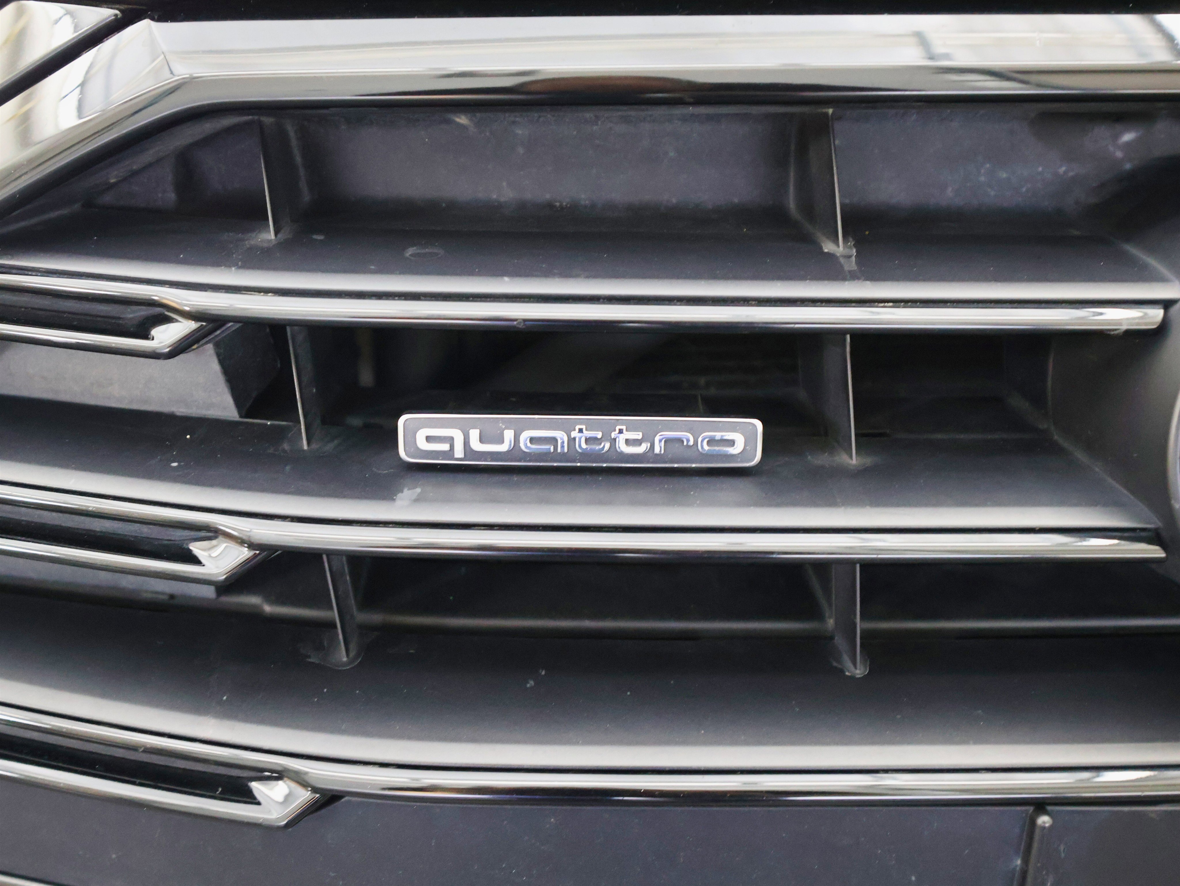 Used 2020 Audi A8 L 4.0T w/ Executive Package image 19