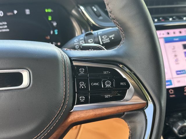 Certified 2022 Jeep Grand Cherokee Summit AWD/4WD image 27