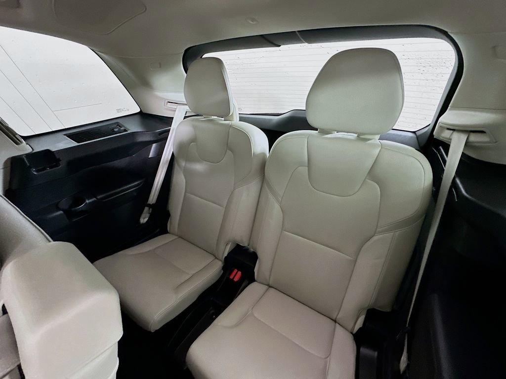 Used 2023 Volvo XC90 B5 Plus w/ Protection Package Premier AWD/4WD image 4