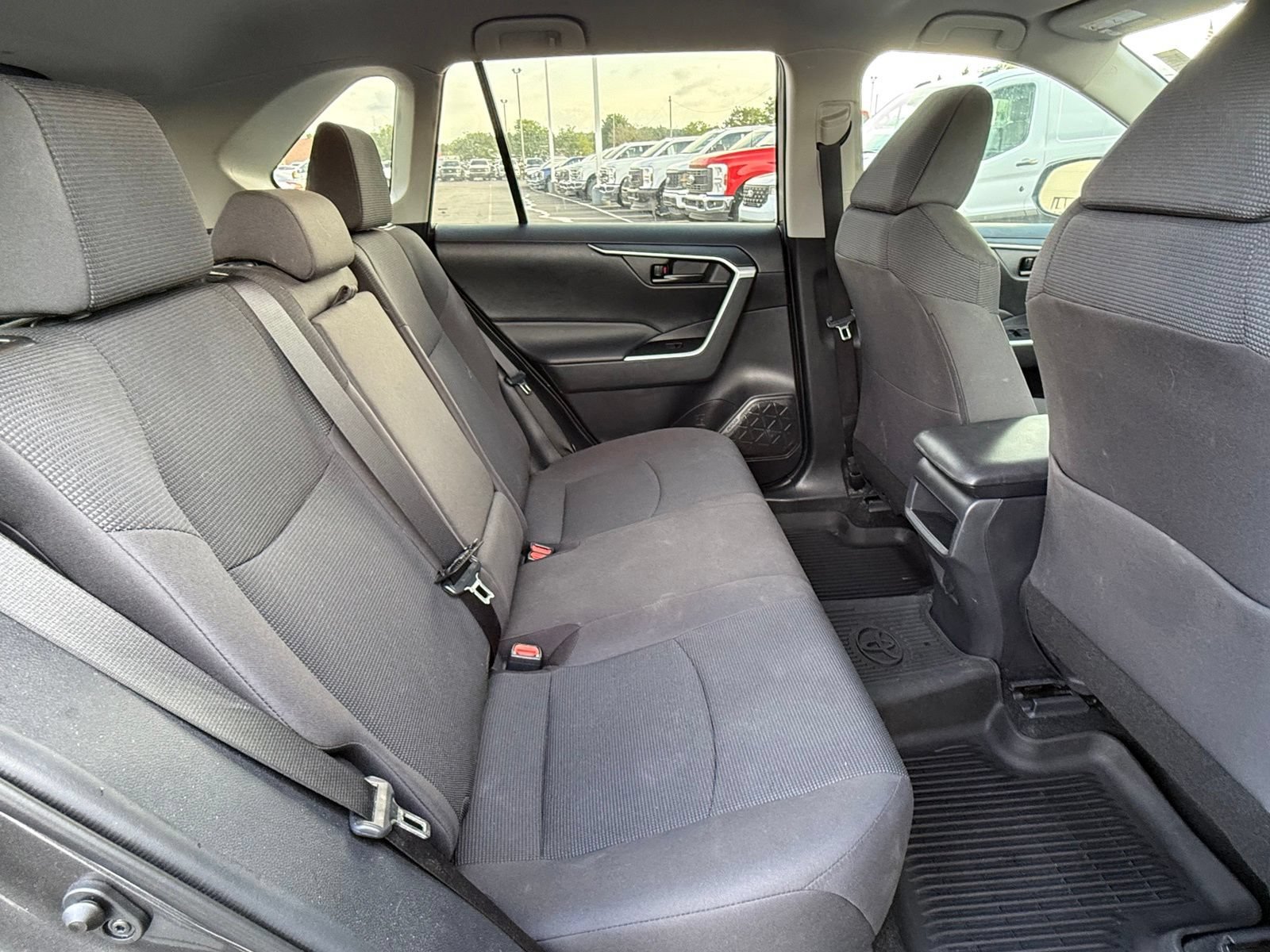 Used 2021 Toyota RAV4 LE AWD/4WD image 15