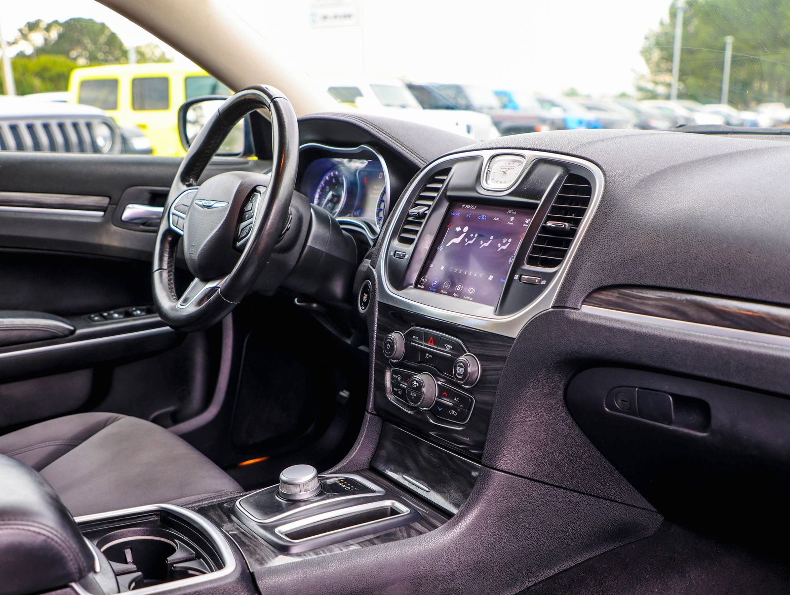 Used 2021 Chrysler 300 Touring w/ Sport Appearance Package RWD image 12