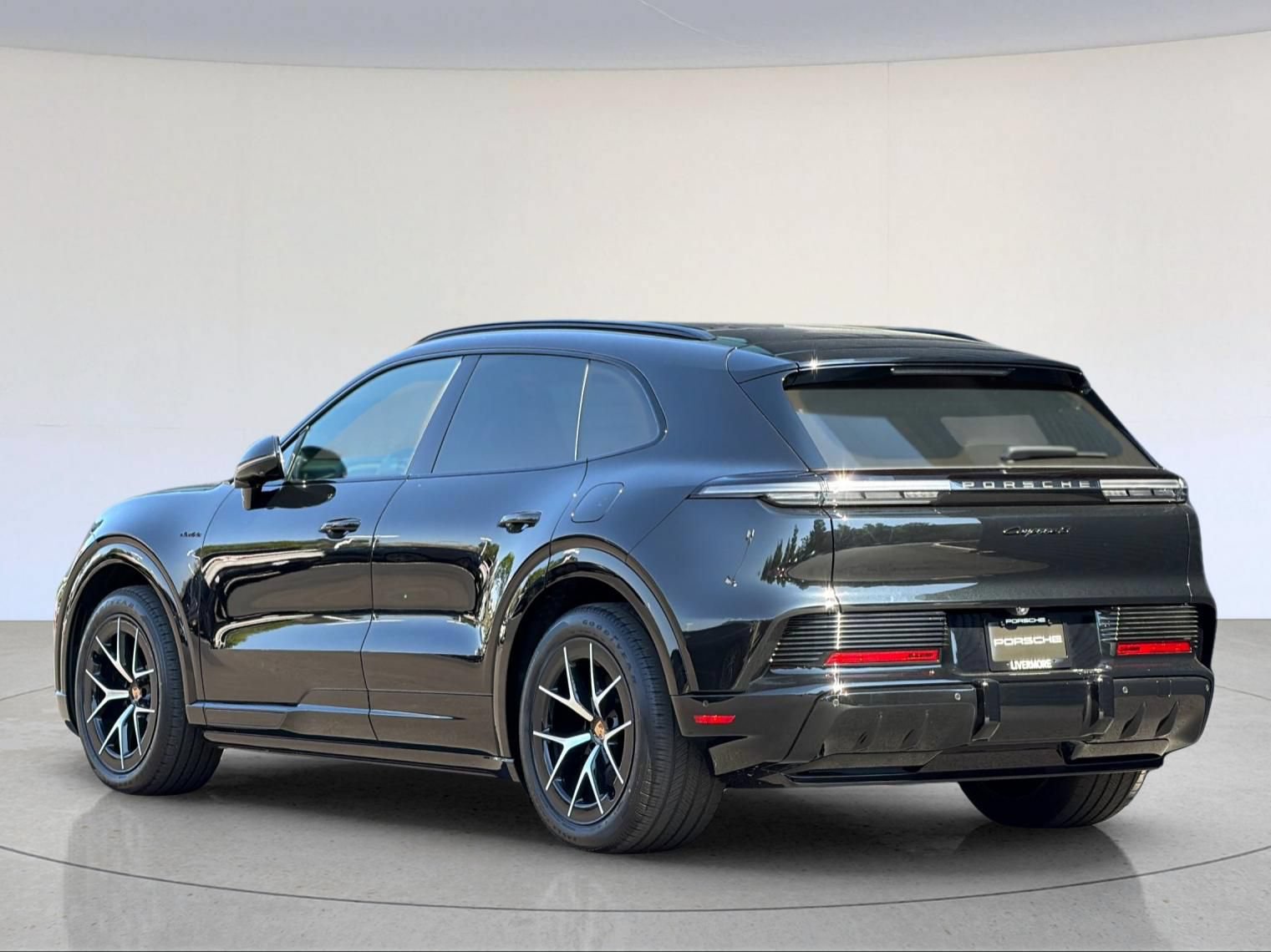 New 2026 Porsche Cayenne S AWD/4WD image 3