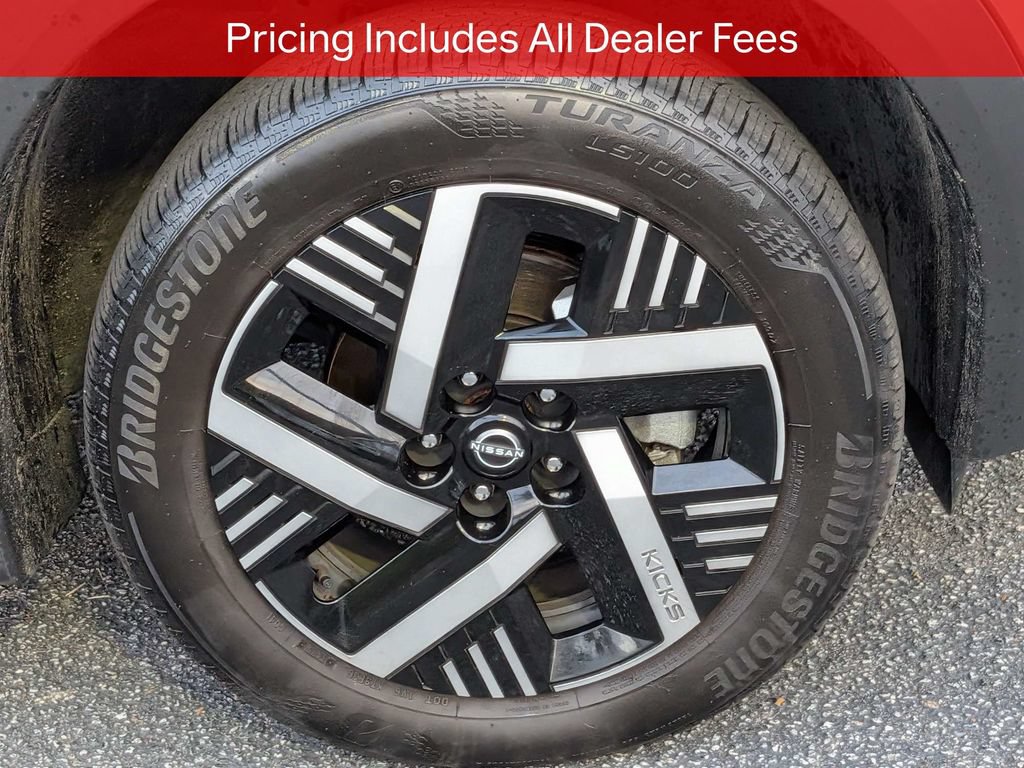 Used 2026 Nissan Kicks SV w/ SV Premium Package FWD image 11