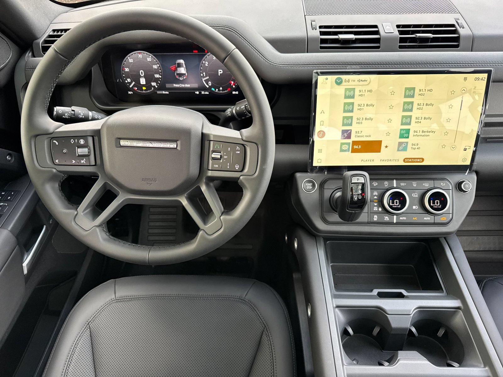 New 2026 Land Rover Defender 110 X-Dynamic SE AWD/4WD image 14