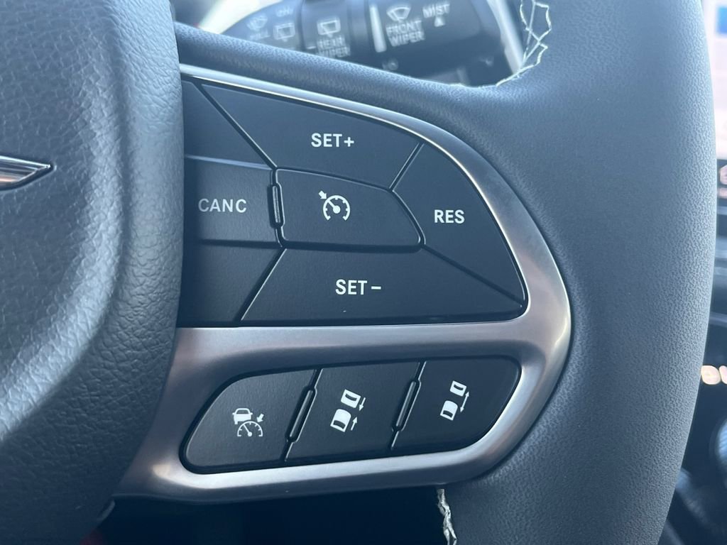 New 2026 Chrysler Pacifica Select image 10