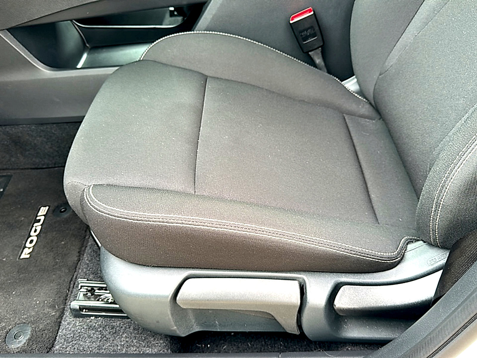 Certified 2025 Nissan Rogue S FWD image 15