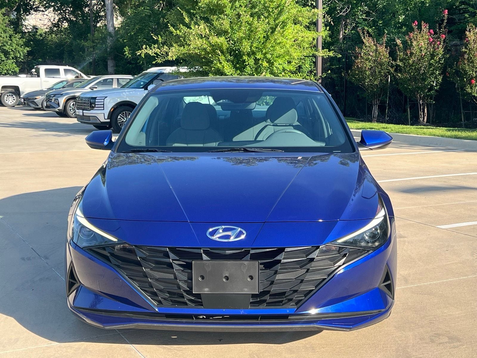 Used 2023 Hyundai Elantra SEL w/ Convenience Package FWD image 2