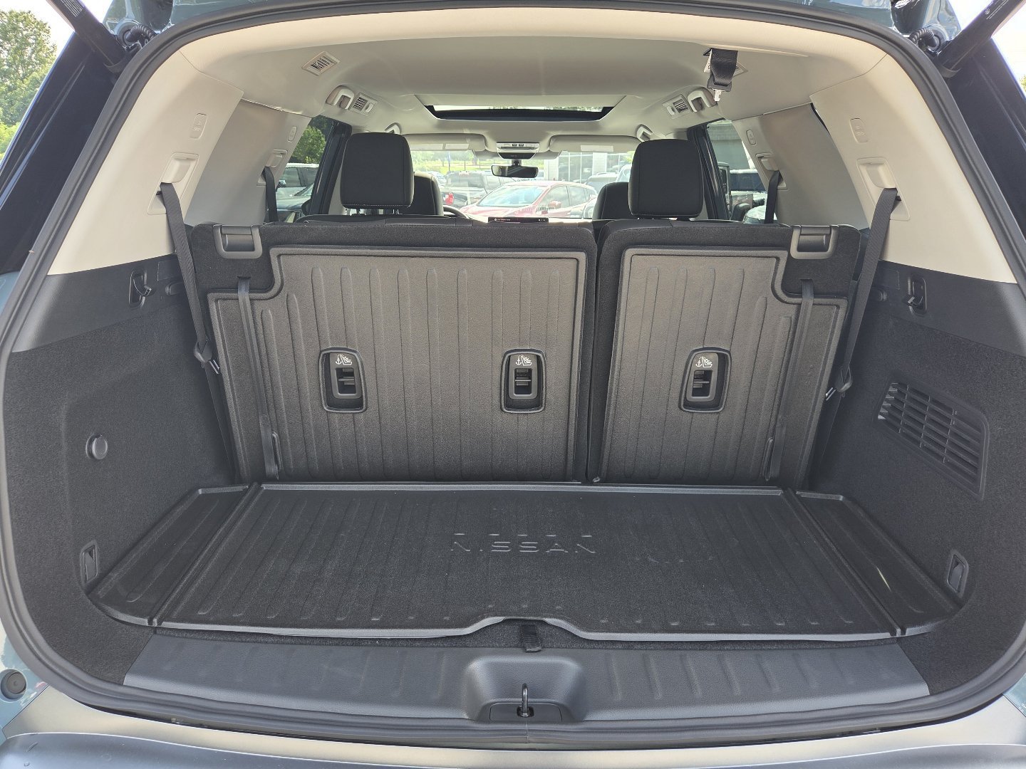 New 2026 Nissan Pathfinder Platinum AWD/4WD image 25