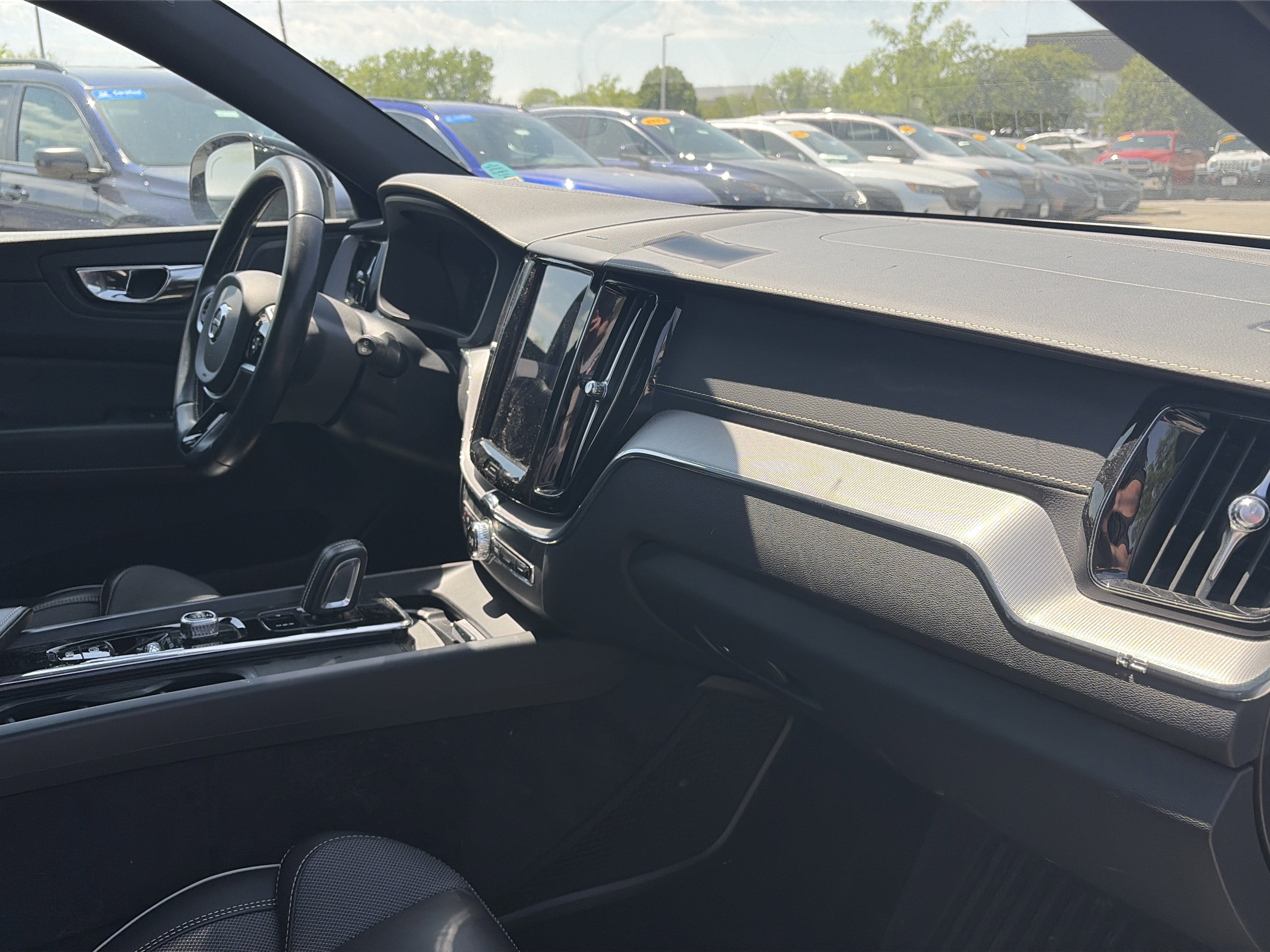 Used 2021 Volvo XC60 T8 R-Design w/ Protection Package Premier AWD/4WD image 16