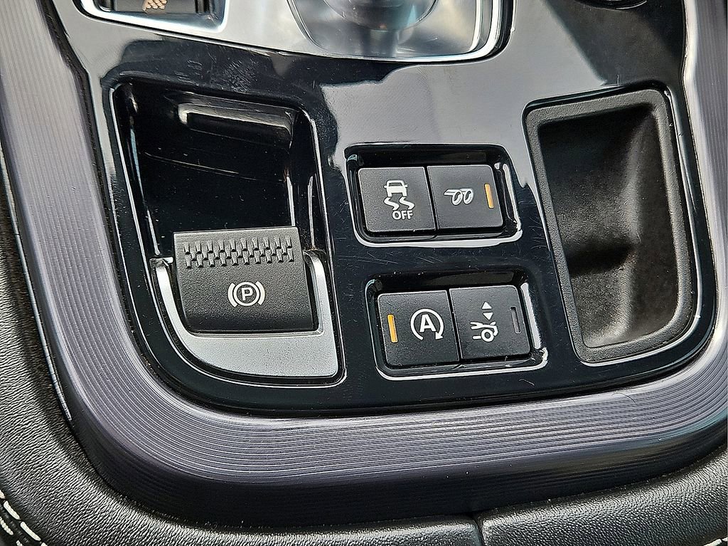 Used 2021 Jaguar F-TYPE R image 24