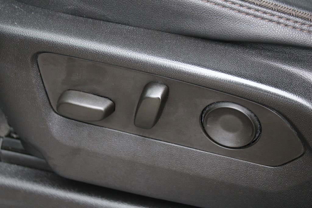 Used 2023 Chevrolet Suburban High Country image 26