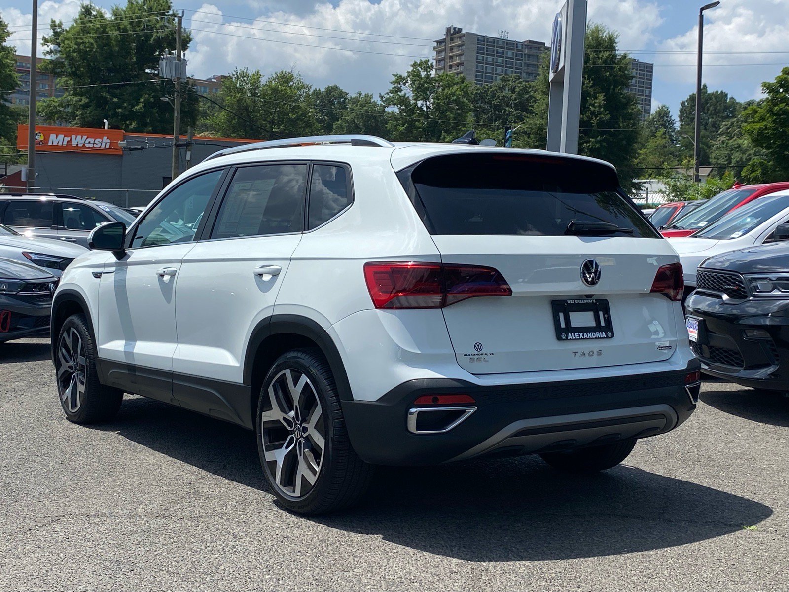 Certified 2023 Volkswagen Taos SEL AWD/4WD image 4