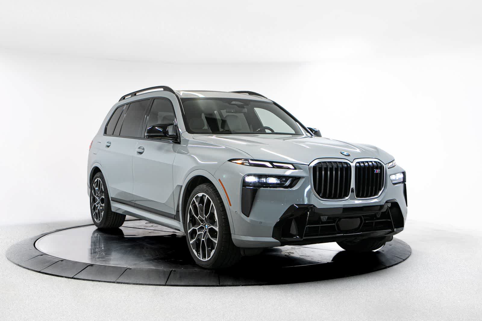 Used 2024 BMW X7 M60i w/ Climate Comfort Package AWD/4WD image 9
