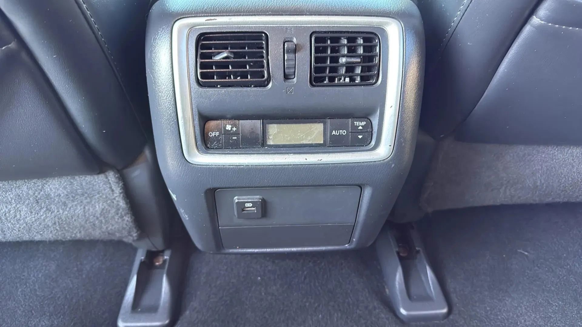 Used 2019 INFINITI QX60 Luxe w/ Essential Package image 30