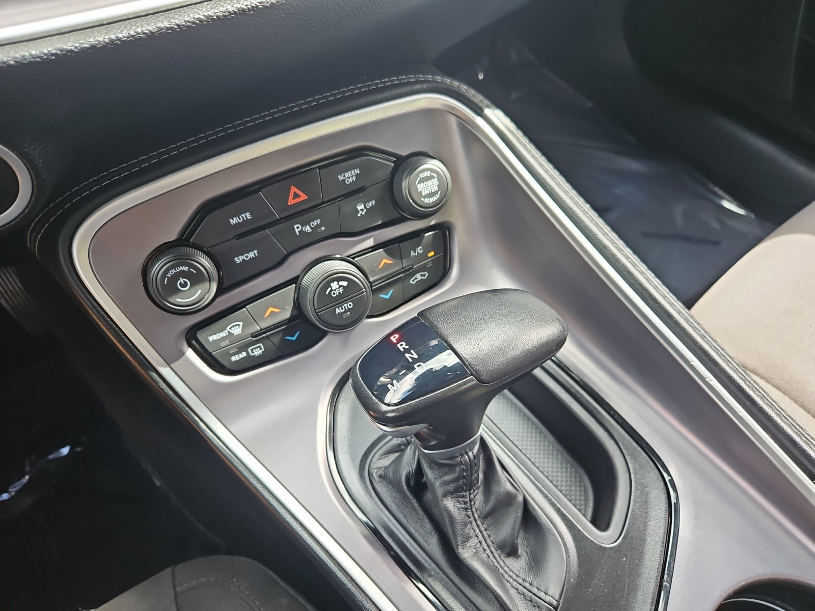 Used 2022 Dodge Challenger GT AWD/4WD image 19
