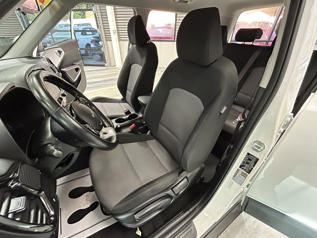 Used 2022 Kia Soul X-Line image 8