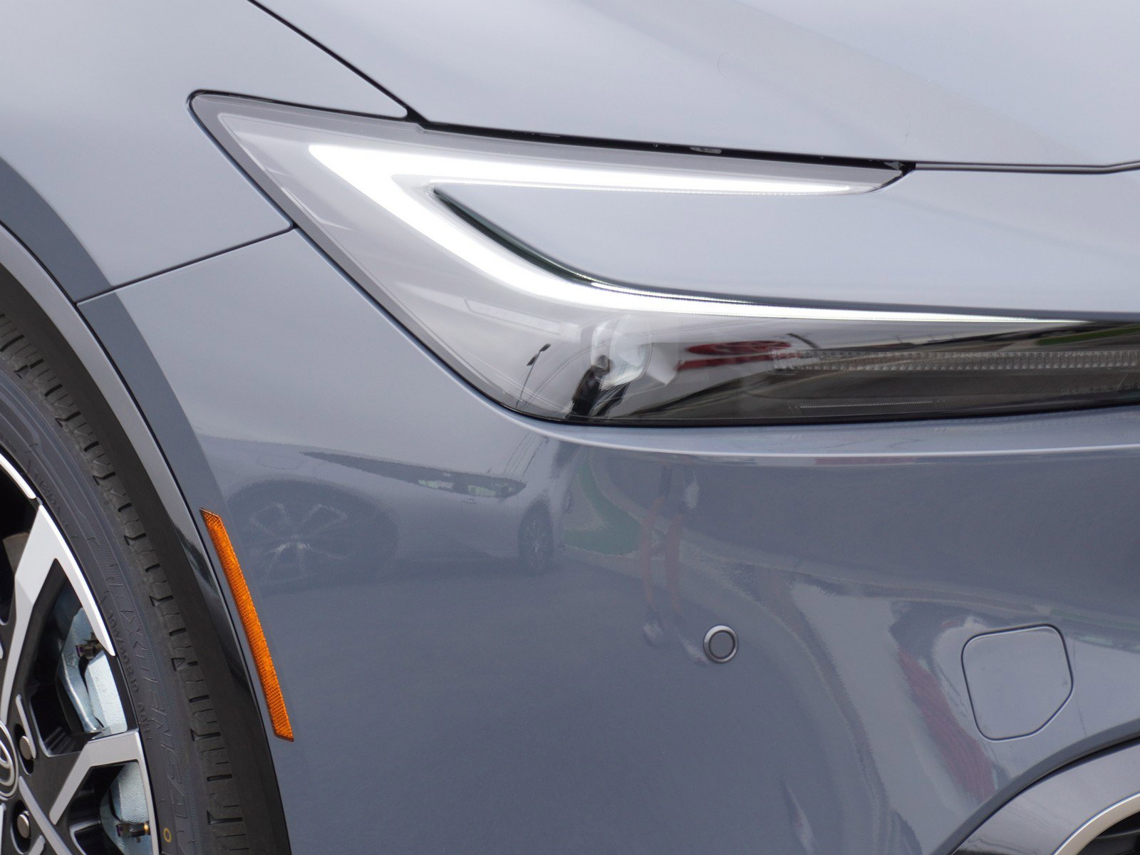 New 2026 Toyota Prius Plug-In Hybrid FWD image 3