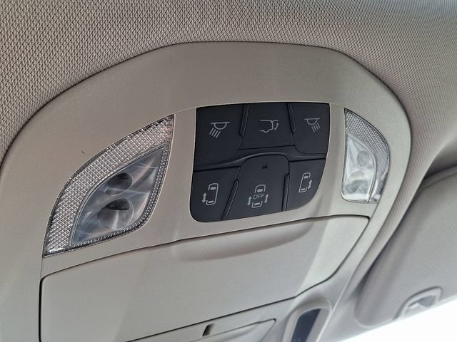 Used 2023 Chrysler Pacifica Limited FWD image 25
