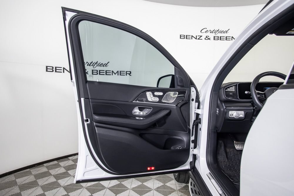 Used 2026 Mercedes-Benz GLS 580 4MATIC image 21