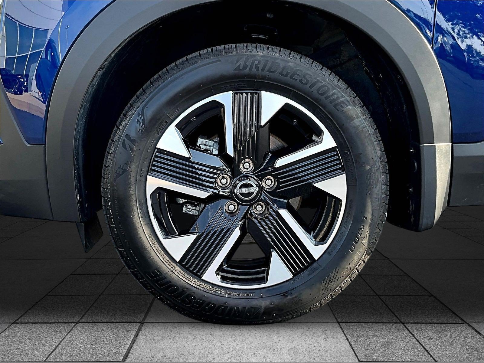 Certified 2025 Nissan Kicks SR AWD/4WD image 36