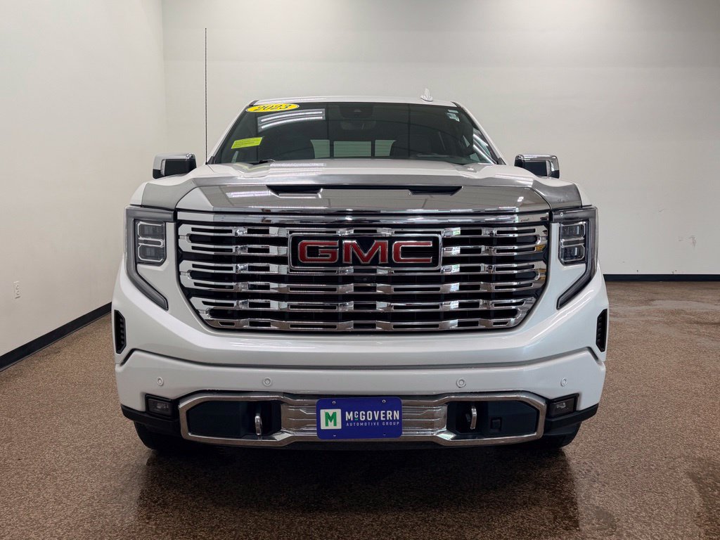 Used 2023 GMC Sierra 1500 Denali w/ Technology Package AWD/4WD image 9