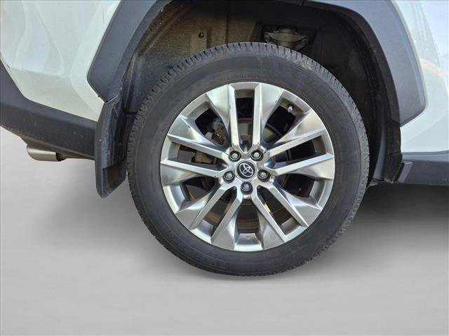Certified 2021 Toyota RAV4 XLE Premium AWD/4WD image 13
