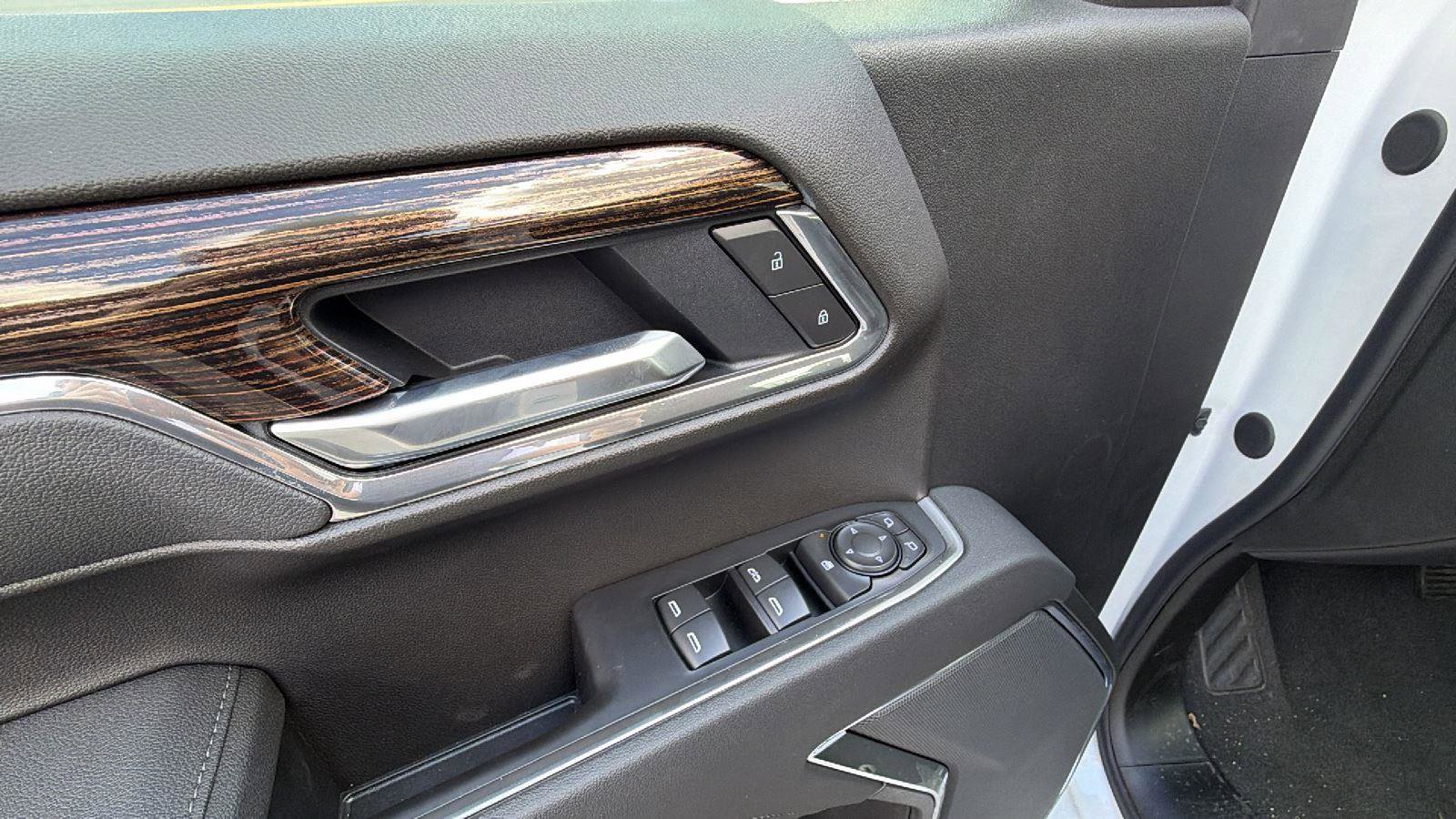 New 2026 GMC Sierra 1500 Elevation image 16