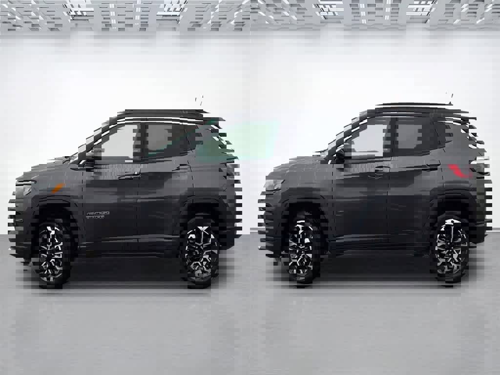 Used 2024 Jeep Compass Limited image 3