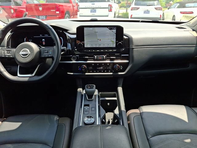 Used 2024 Nissan Pathfinder Platinum w/ Cargo Package AWD/4WD image 15