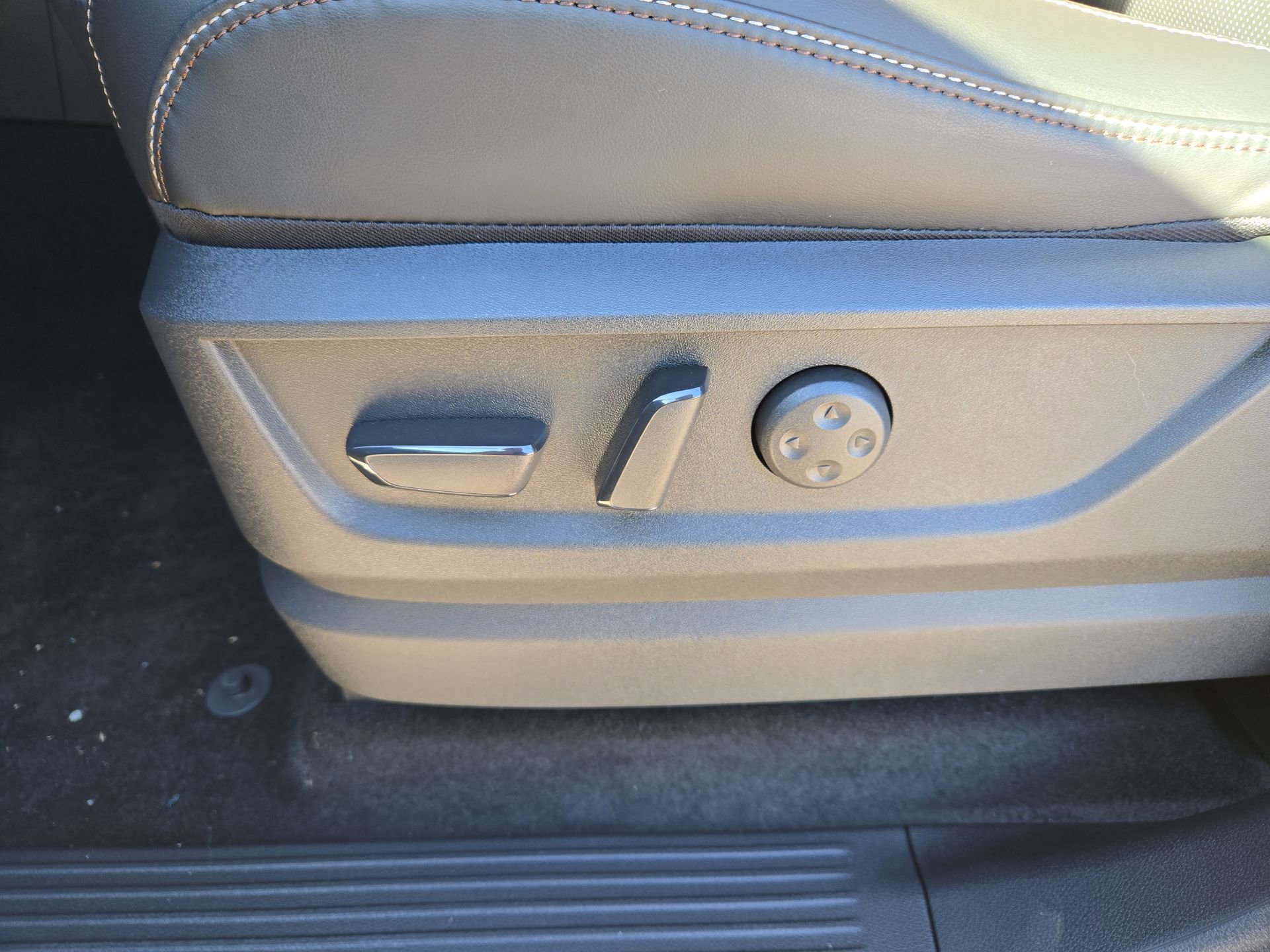 New 2026 Nissan Armada Platinum image 32