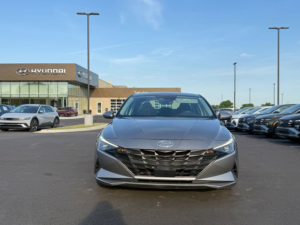 Used 2021 Hyundai Elantra SEL w/ Convenience Package FWD image 2