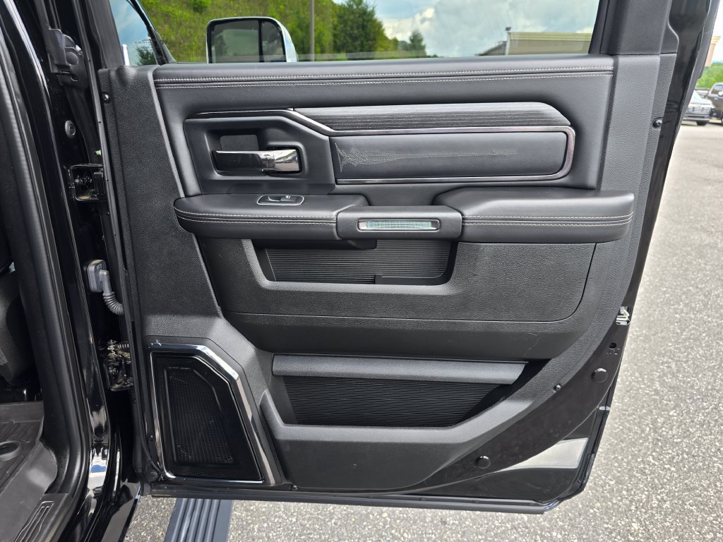 Used 2022 RAM 2500 Limited AWD/4WD image 47