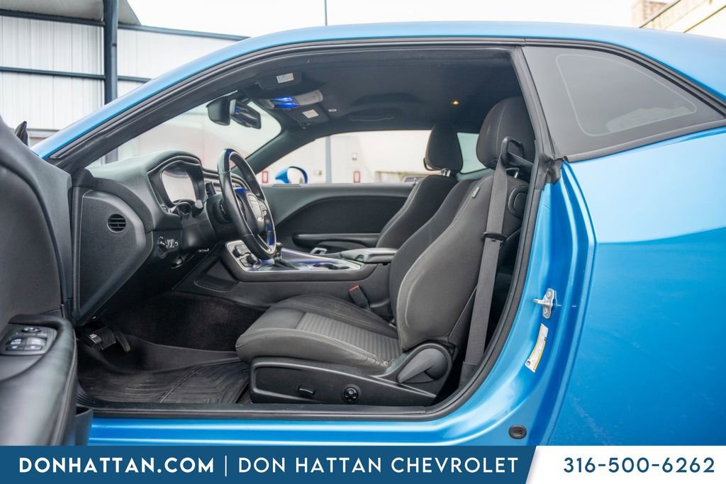 Used 2018 Dodge Challenger SXT w/ Blacktop Package RWD image 4