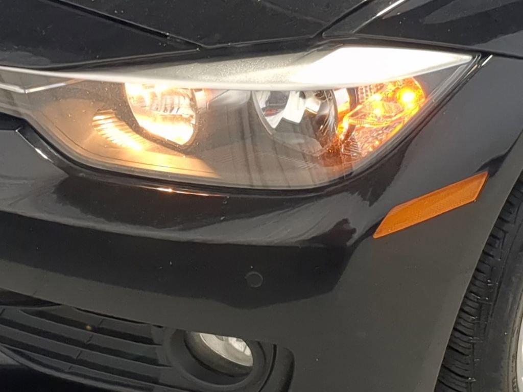 Used 2014 BMW 320i xDrive Sedan image 14