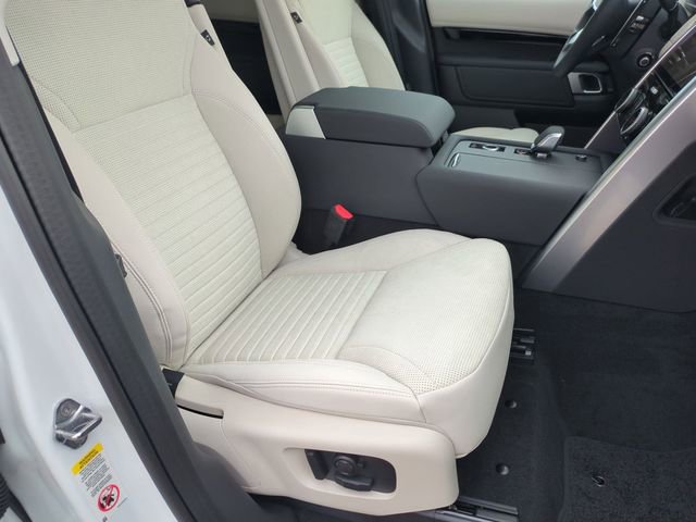 New 2026 Land Rover Discovery S image 18