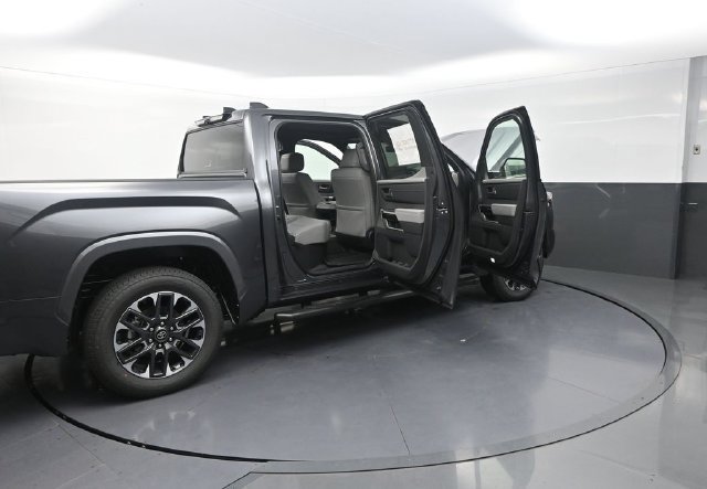 Used 2026 Toyota Tundra Limited AWD/4WD image 45