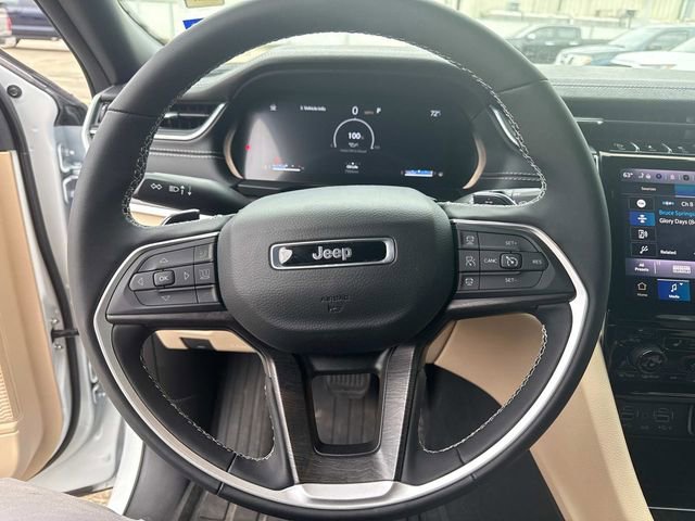 Used 2025 Jeep Grand Cherokee L Limited w/ Black Appearance Package image 32