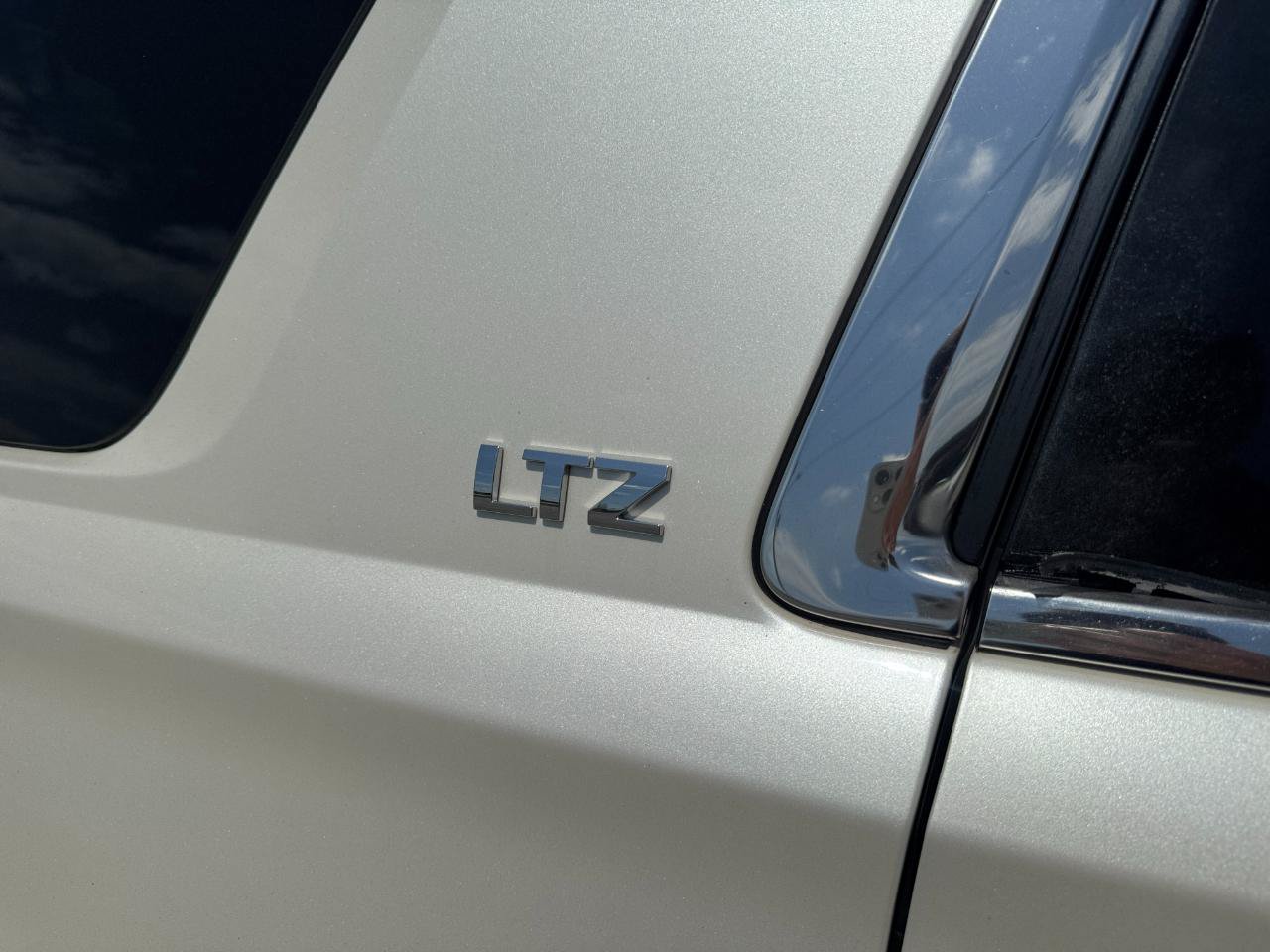 Used 2015 Chevrolet Tahoe LTZ RWD image 13