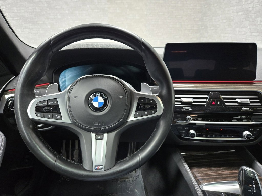 Used 2021 BMW 530e xDrive w/ M Sport Package image 17