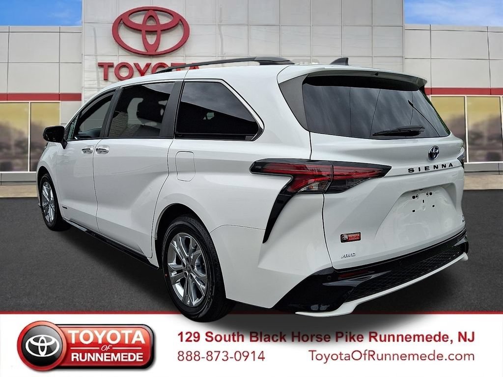 Certified 2021 Toyota Sienna XSE w/ XSE Plus Package AWD/4WD image 5