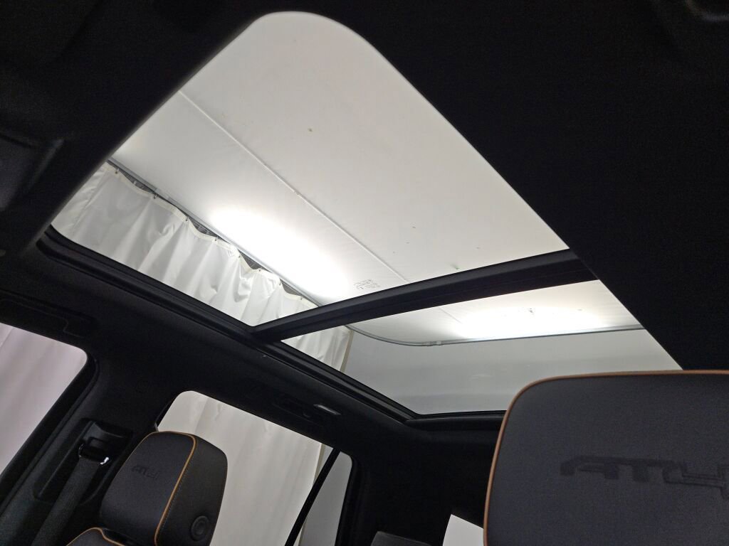 Used 2023 GMC Yukon AT4 image 32