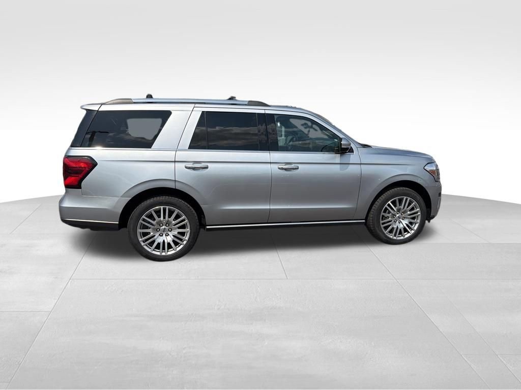 Used 2024 Ford Expedition Limited image 12