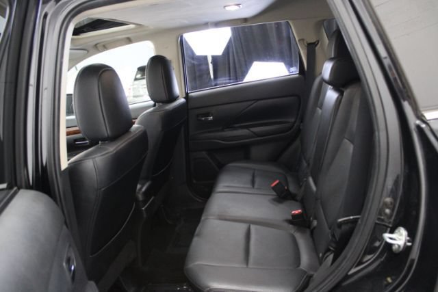 Used 2014 Mitsubishi Outlander GT AWD/4WD image 23