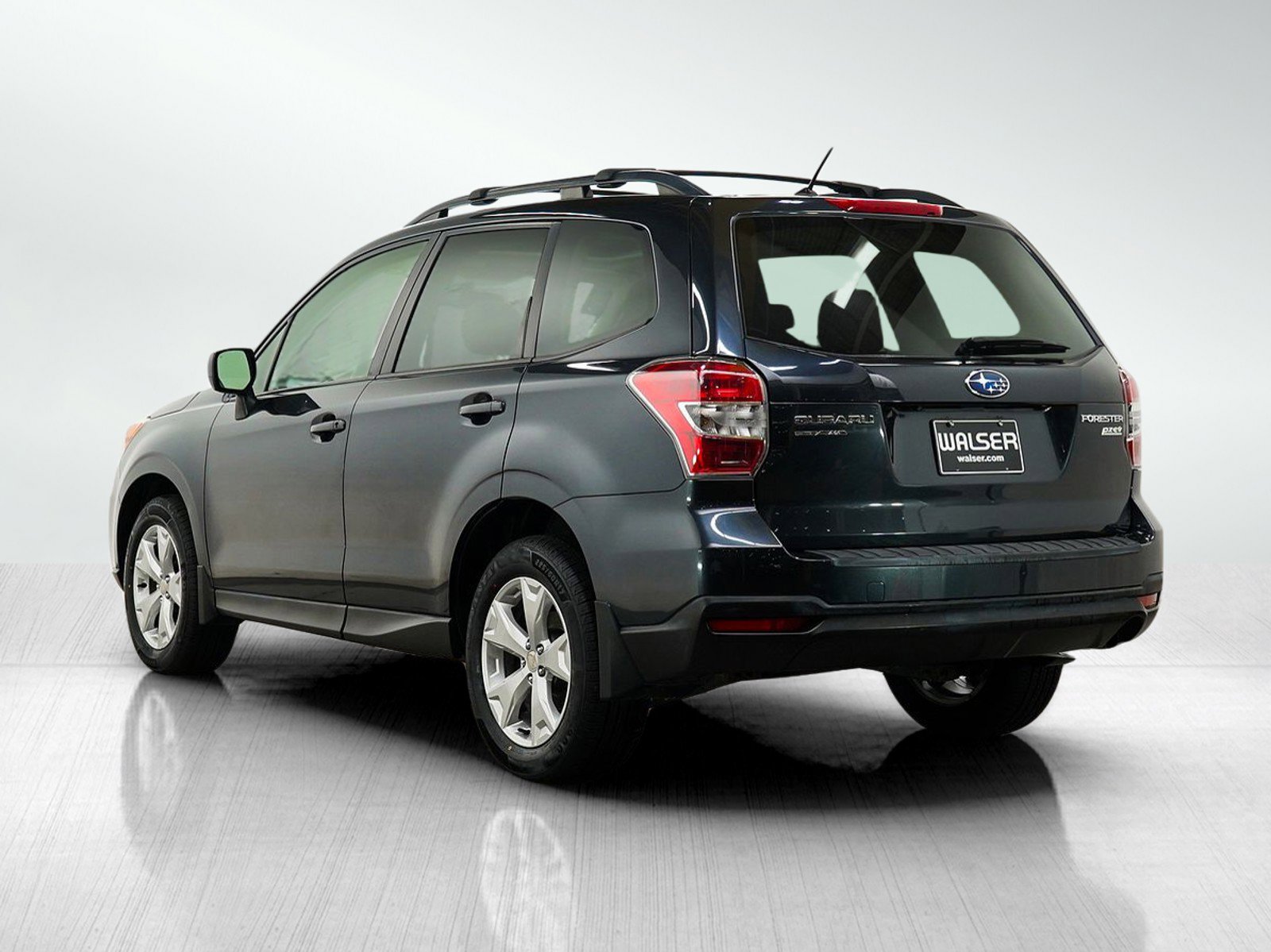 Used 2015 Subaru Forester 2.5i Premium AWD/4WD image 3