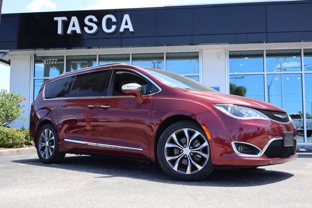 Used 2017 Chrysler Pacifica Limited image 1