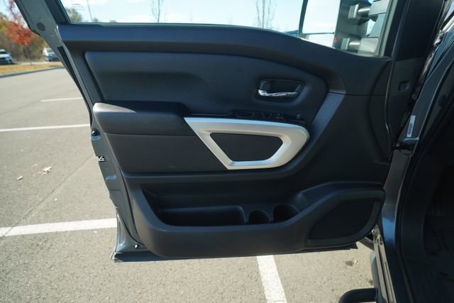 Used 2024 Nissan Titan SV w/ SV Convenience Package image 14