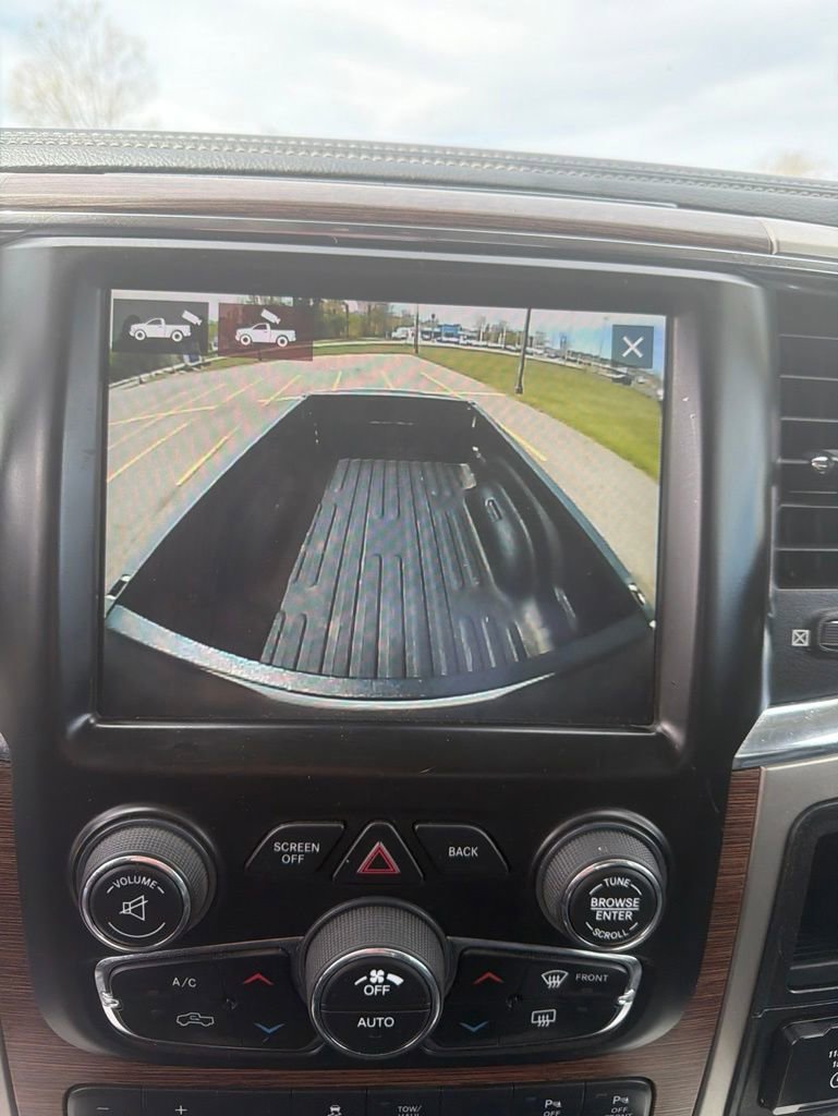 Used 2018 RAM 2500 Laramie w/ Convenience Group AWD/4WD image 19