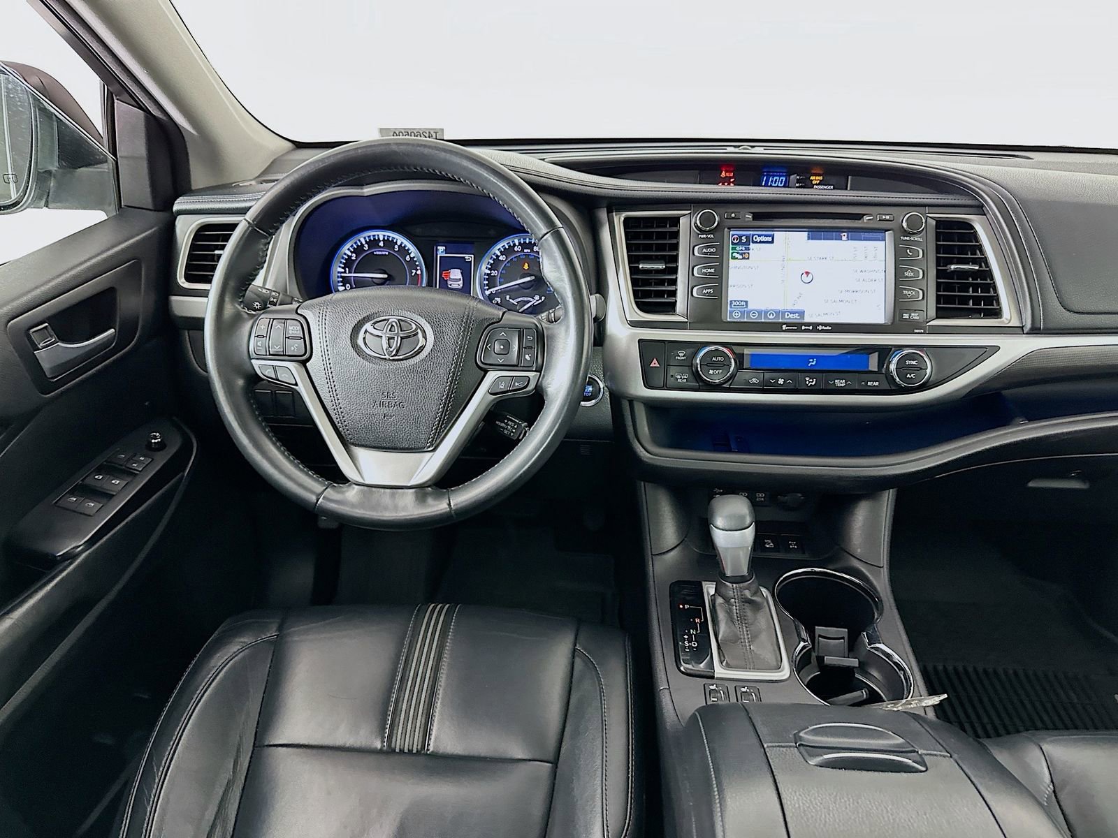 Used 2017 Toyota Highlander SE image 23